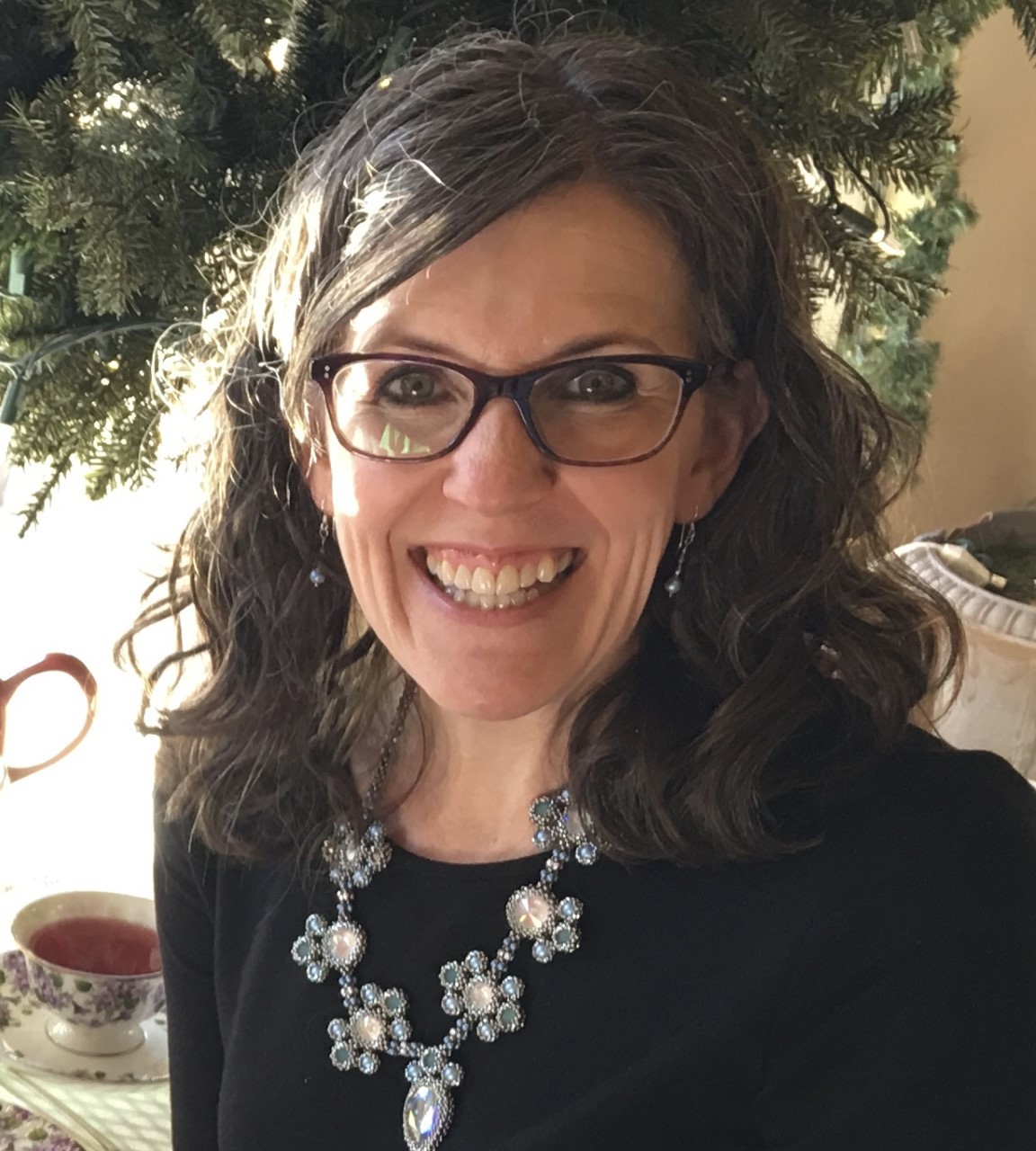 Dr. Leanne Maunu : Professor (currently serving as Interim Dean of Languages & Literature)