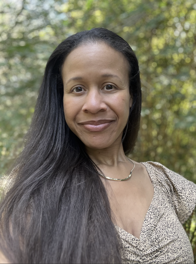 Picture profile of professor Sherehe Hollins