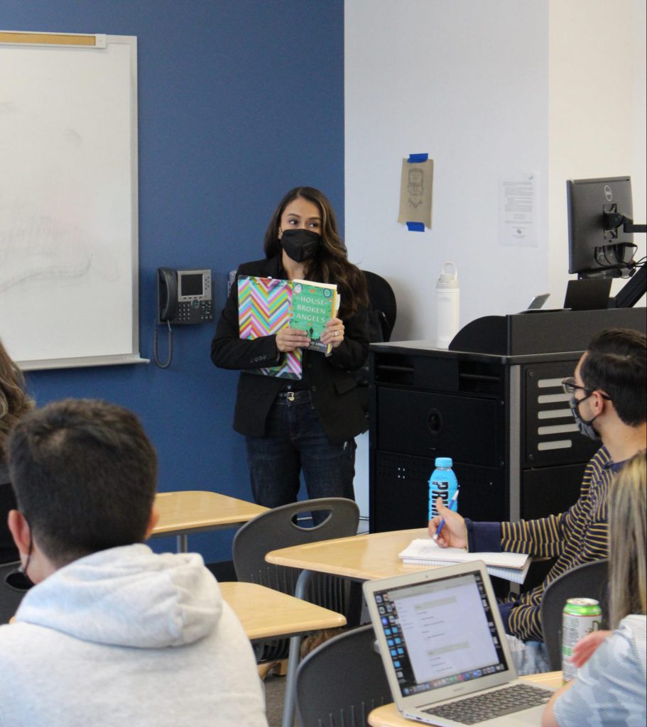 Professor Lasater lectures to her class about the book they are reading “House of Broken Angels.” (Christopher Gallegos/The Telescope)