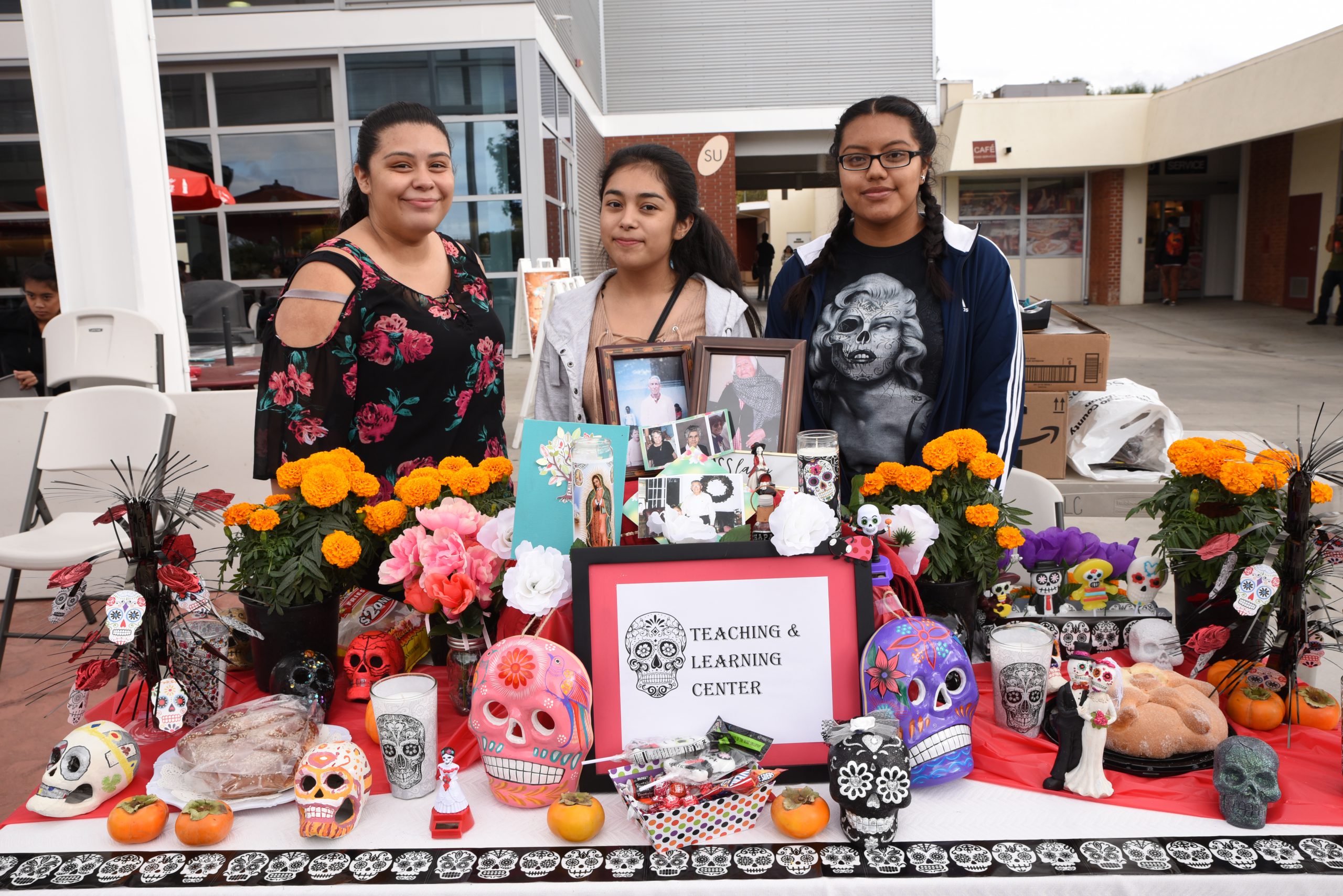 Students Dias de los Muertos display