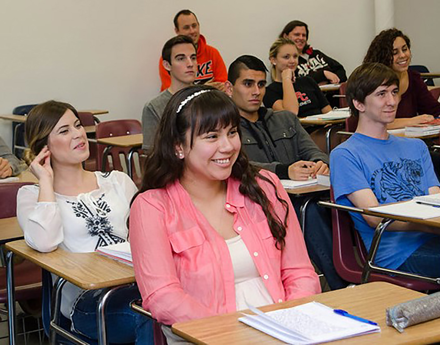 STUDENTS enroll fte sq flip students attentive in class