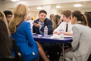 Students having lunch in small group sessions with judges at the Vista courthouse