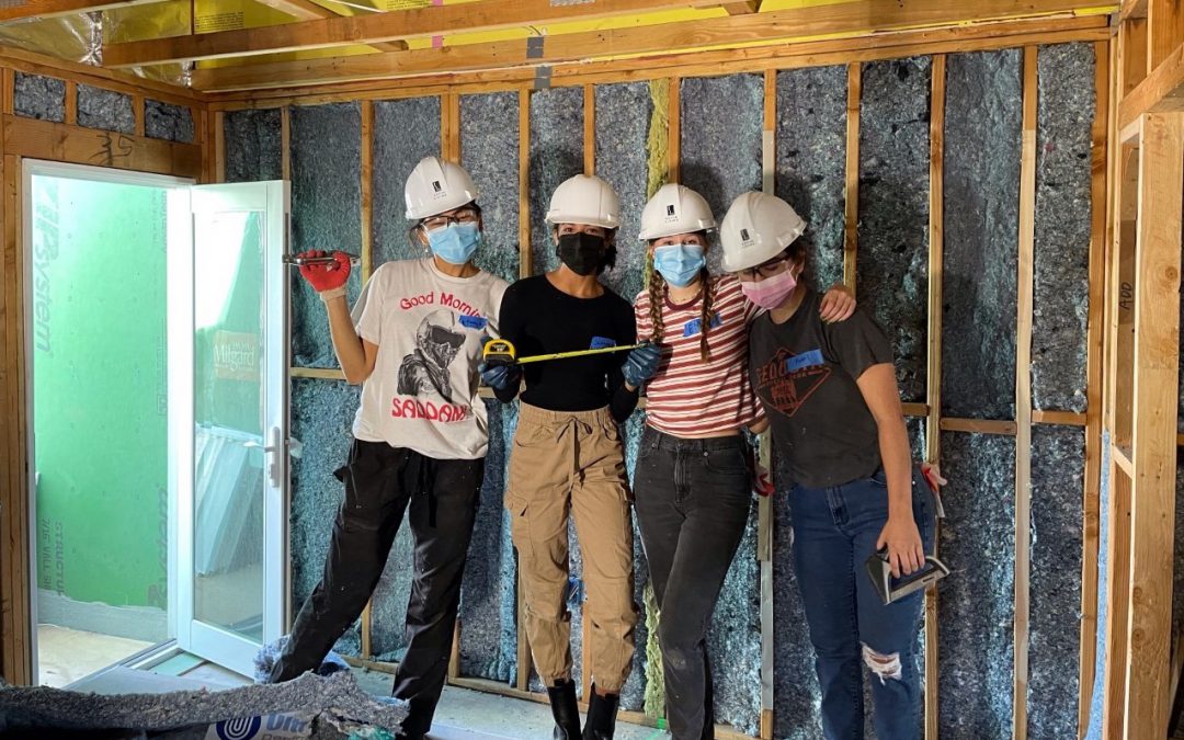 Architecture Students Assist Habitat for Humanity Project