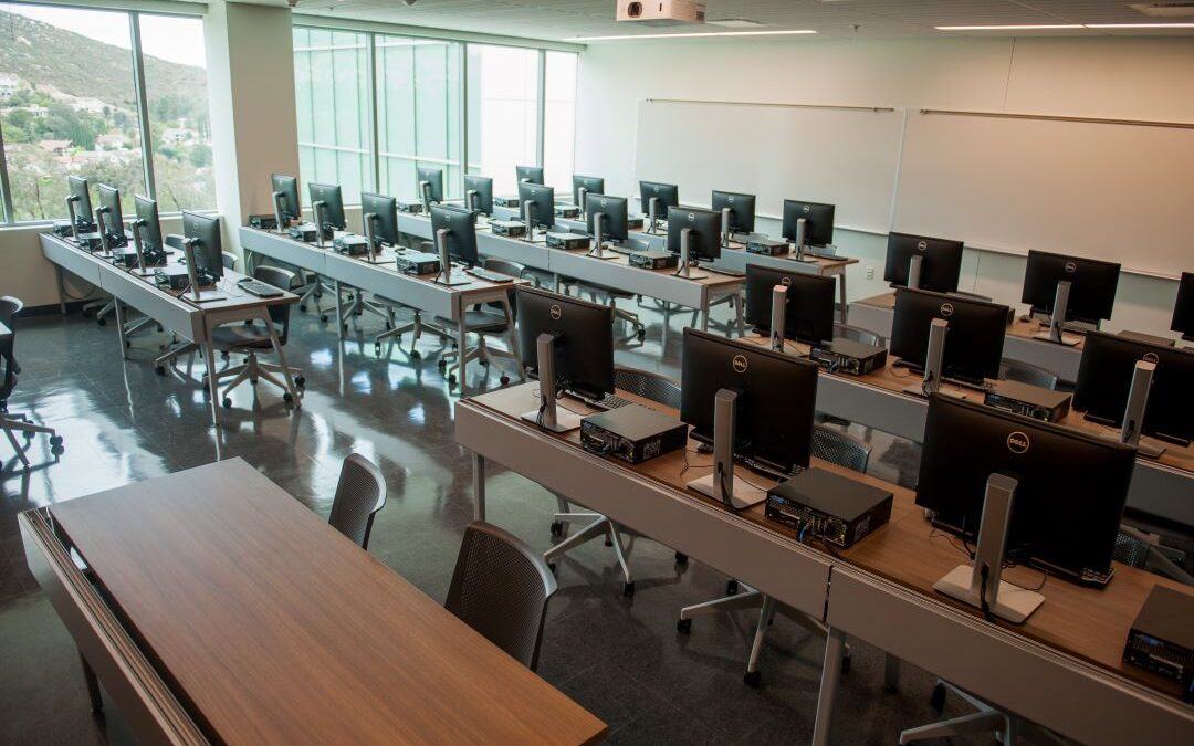 Photo of a computer lab at Palomar College