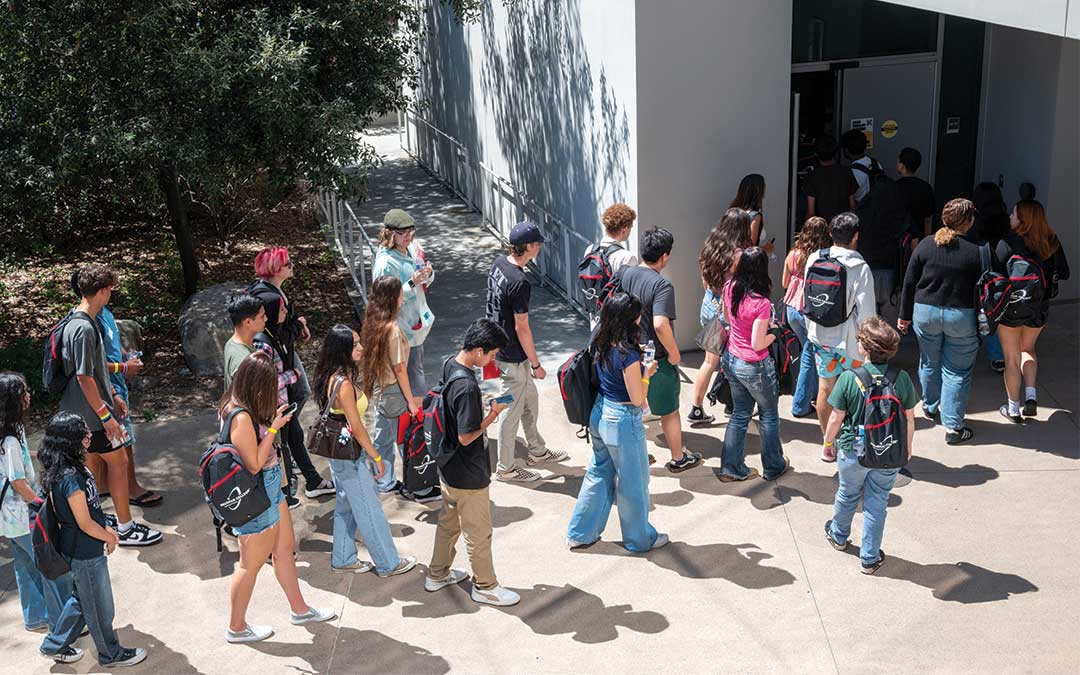 Palomar College students arriving for orientation