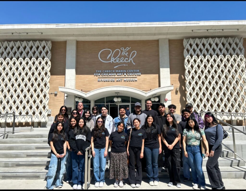A group picture of Puente Students on a class trip.