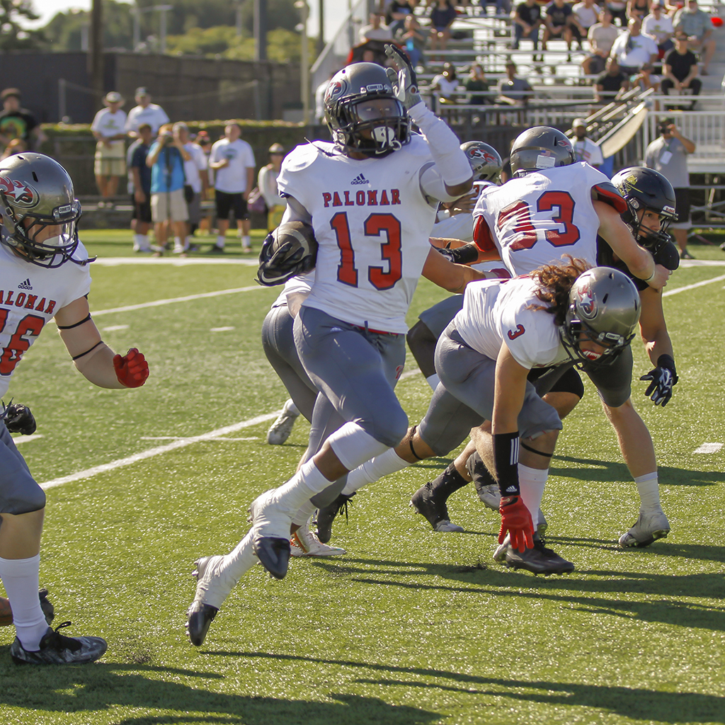 Palomar running back Semaj Wren (13) returns a kickoff 50 yards during the third quarter against Golden West College. The Comets were defeated by the Rustlers 35-23 at Golden West College in Huntington Beach, Calif. on Oct. 22. Philip Farry / The Telescope
