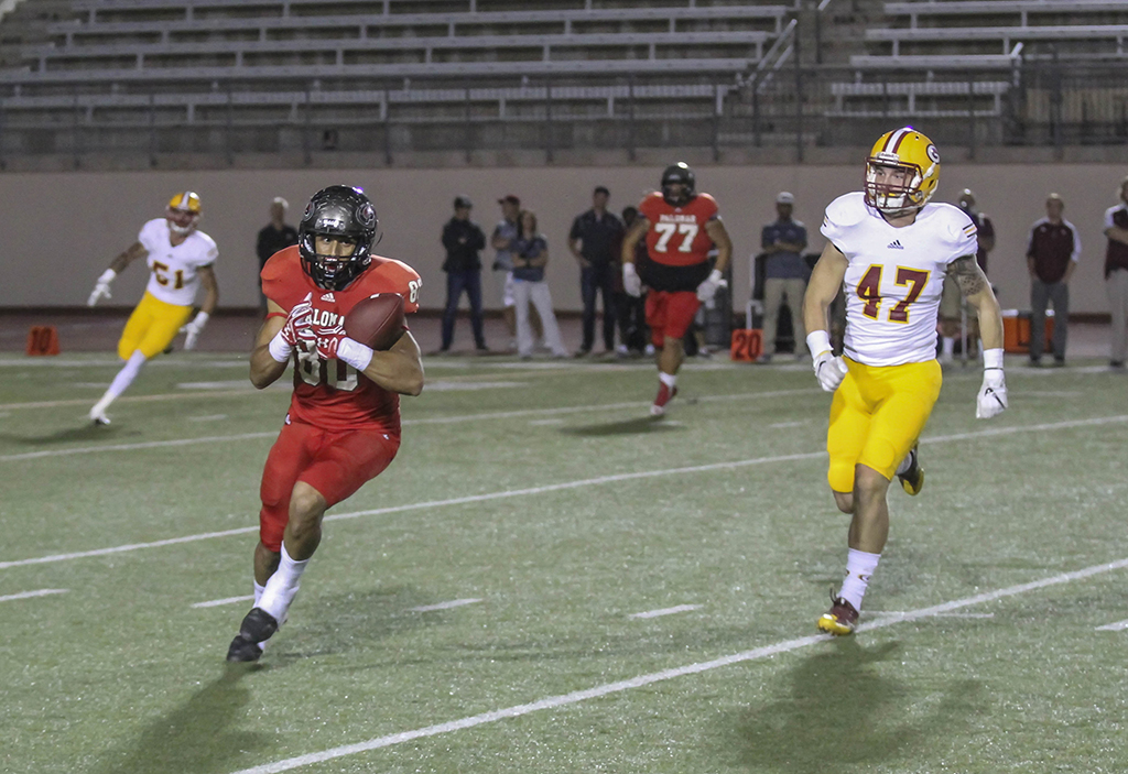 Palomar’s Robert Ursua hauls in a pass during the second quarter for a gain of 8 yards against visiting Saddleback College Nov 5. Ursua finished the night with 6 catches for 85yards and 1 touchdown. The Comets were defeated by the Gauchos 39-27 at Wilson Stadium in Escondido on Nov. 5. Philip Farry / The Telescope
