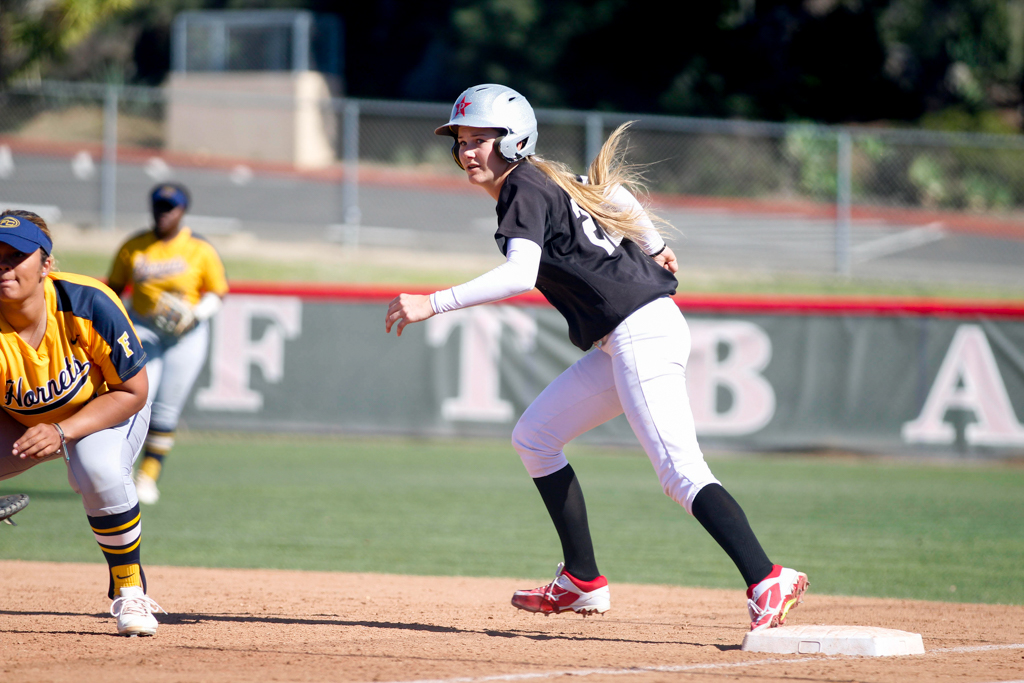 Palomar's Allie Hughen prepares to run to second base during the bottom of the 2nd inning of the Comets game against Fullerton on Feb. 16. Amanda Raines/The Telescope