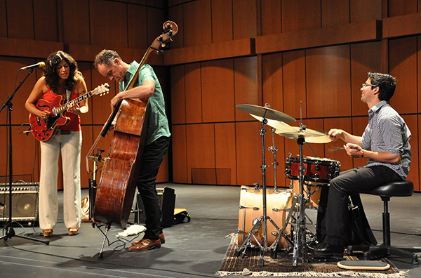 Steph Johnson Trio in performance in the Howard Brubeck Theater on April 16. Amber Rosario/The Telescope