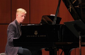 Ed Kornhauser, playing the piano with the Matt Smith Trio at Howard Brubeck Theatre for the first Concert Hour of the year at Palomar College, Sep. 3, 2015: Lou Roubitchek/ The Telescope