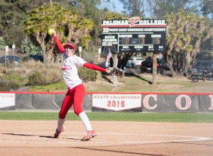 Summer Evans pitches to Citrus College in the second game of Feb. 5 double header. The Comets won second game 8-3. Claudia Rodriguez/ The Telescope
