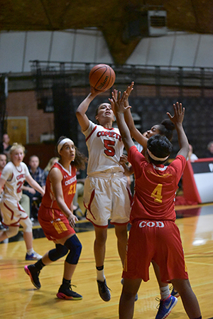 Palomar Guard Monica Todd (5) scored 26 points, including 9 rebounds as the comets defeating College of the Desert Roadrunners 95 to 26 at the dome Feb. 15. Johnny Jones/The Telescope