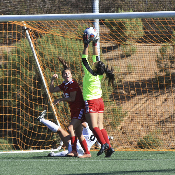 Palomar goalkeeper Rosa Lopez catches the ball during the first half of the game against San Diego Miramar on Sept. 29, 2017. Final score 1-0 in favor of San Diego Miramar. (Alissa Papach/The Telescope)
