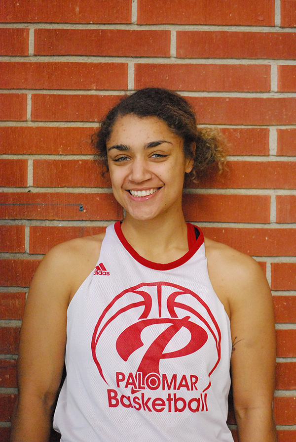Nia De La Pena-Thompson, #32 plays as a forward on the Fall 2017 women’s basketball team.