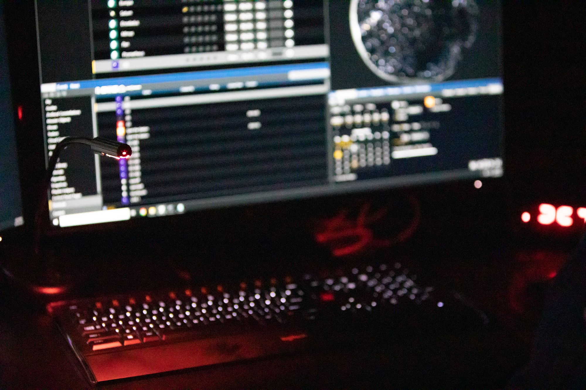 A keyboard and a monitor at the Palomar Planetarium.