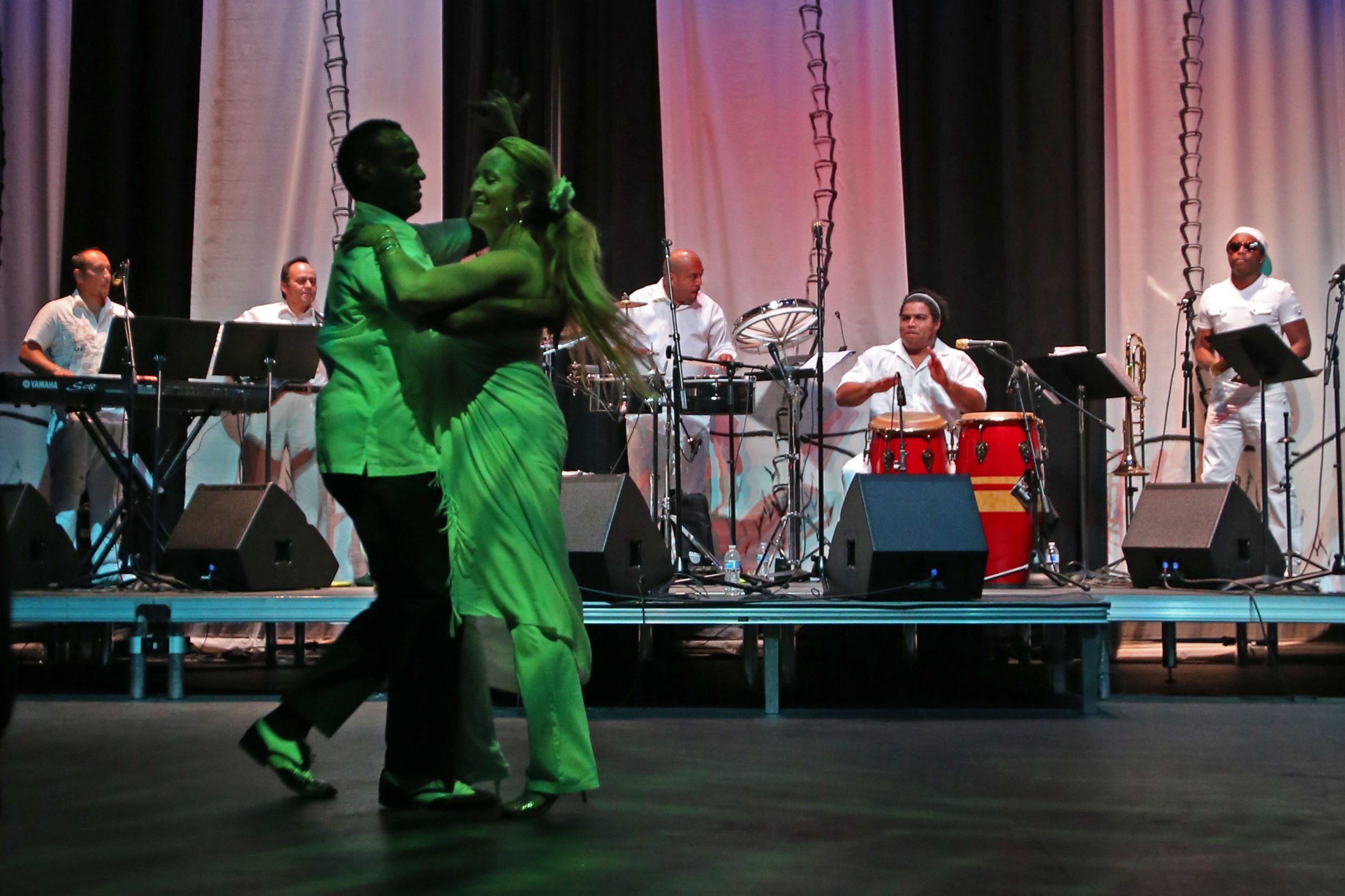 Performing Arts Photo - Noche Havana