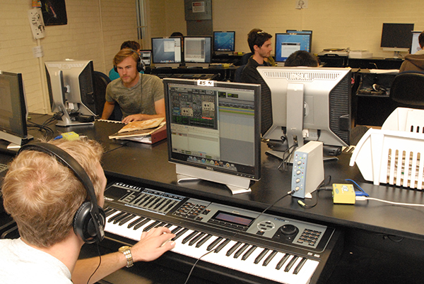 Performing Arts Photo - Behind the scenes - Electronic Sound
